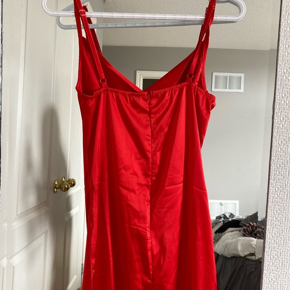 RED BODYCON DRESS - Picture 5 of 5
